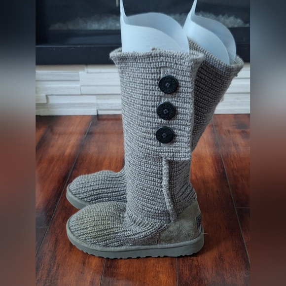 UGG Women’s Classic Cardy Boot 1016555 Charcoal Grey Wool Knit Size 8 - Picture 1 of 7